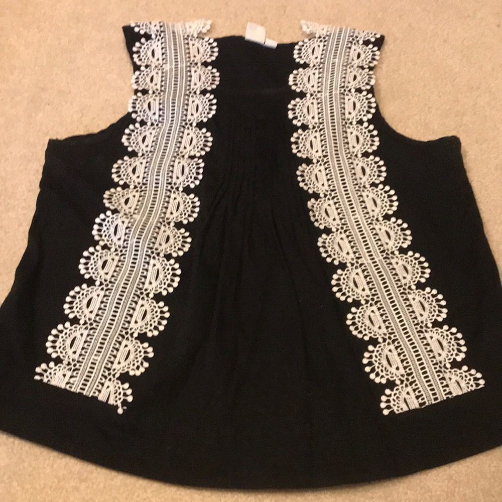 Gap black sleeveless